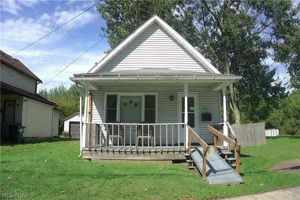 303 Van Street, Barberton, OH 44203