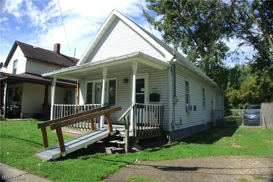 303 Van Street, Barberton, OH 44203 - #2