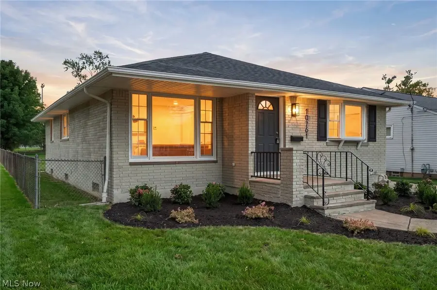 10761 Meadowbrook Drive, Parma Heights, OH 44130 - #3