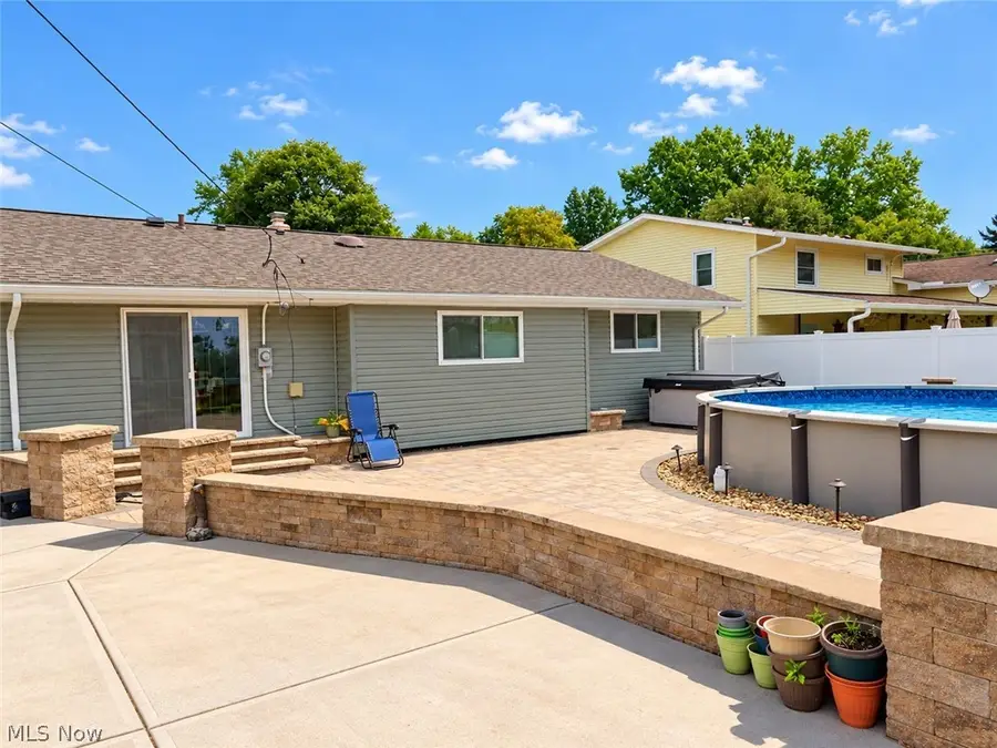 10869 Lafayette Drive, Parma Heights, OH 44130 - #3
