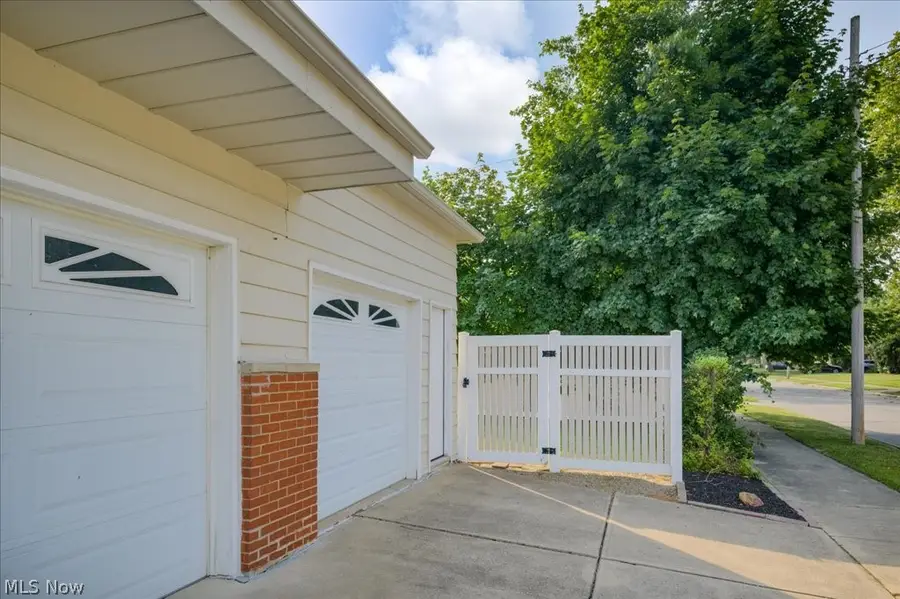 32204 Glen Arden Drive, Willowick, OH 44095 - #3