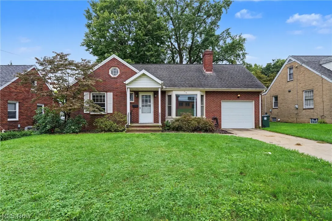 716 25th Nw Street, Canton, OH 44709 - #1