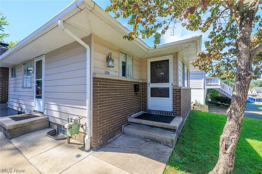 358 Washington Avenue, Barberton, OH 44203 - #3