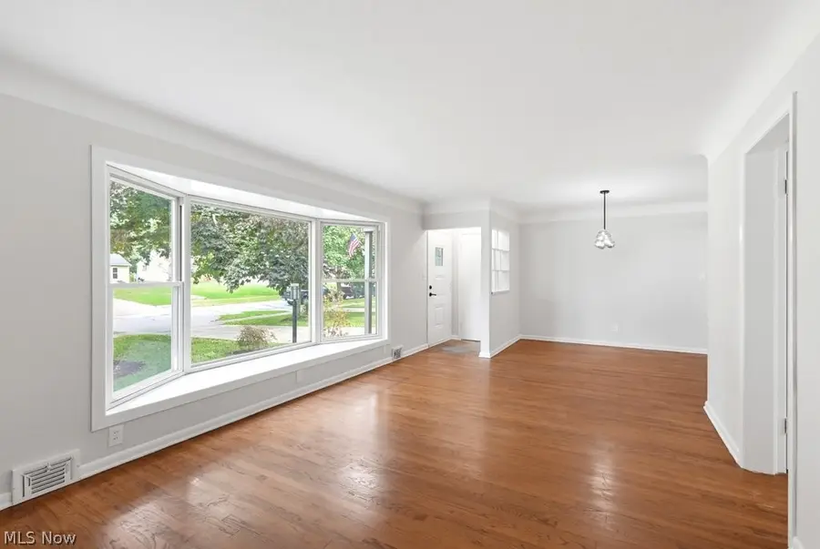 4870 N Sedgewick Road, Lyndhurst, OH 44124 - #2