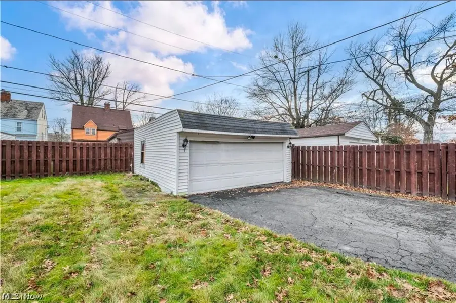 3946 Lansdale Road, University Heights, OH 44118 - #2