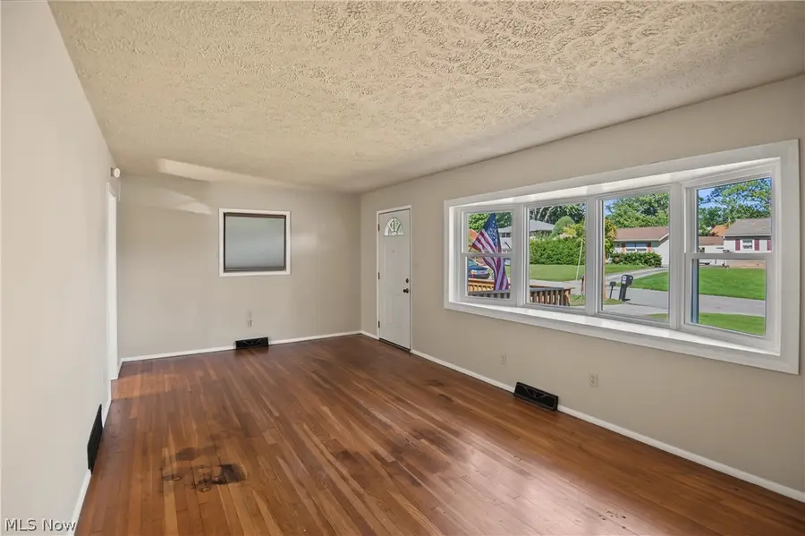 4066 Jeanette Se Drive, Warren, OH 44484 - #3