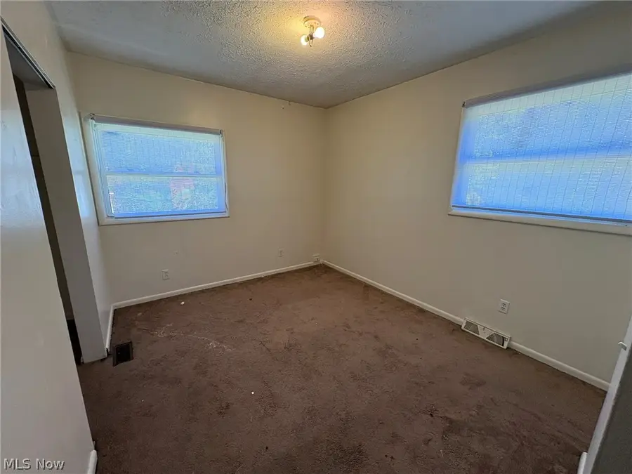 1044 Milan N Street, Canal Fulton, OH 44614 - #2