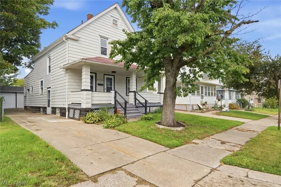 4256 W 22nd Street, Cleveland, OH 44109 - #2