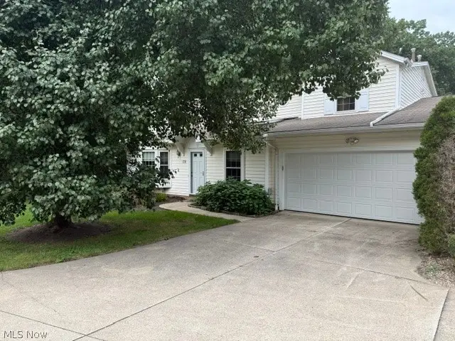 691 S Point Trail, Berea, OH 44017 - #3