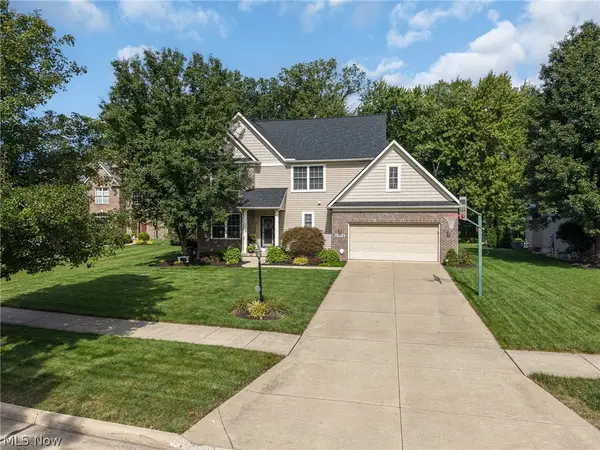 27078 Waterside Drive, Olmsted Twp, OH 44138