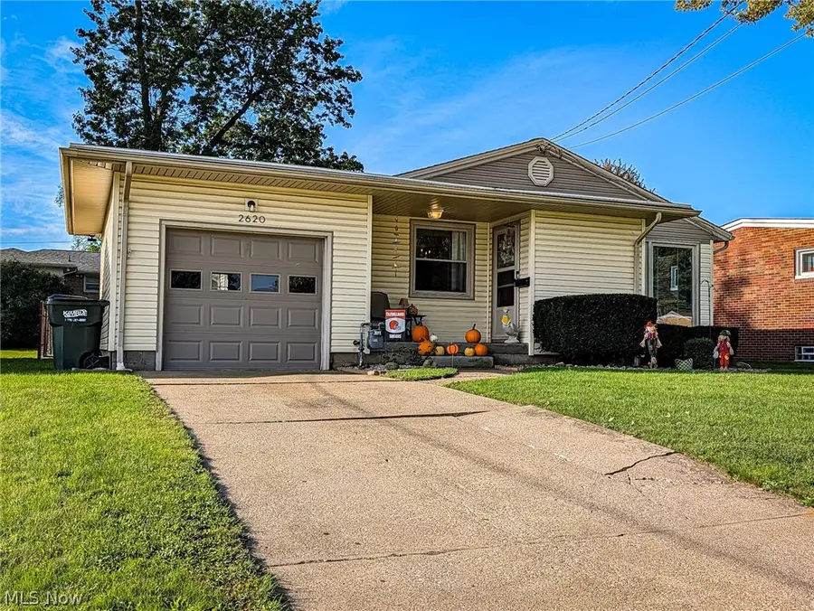2620 Helen Nw Place, Canton, OH 44708 - #2