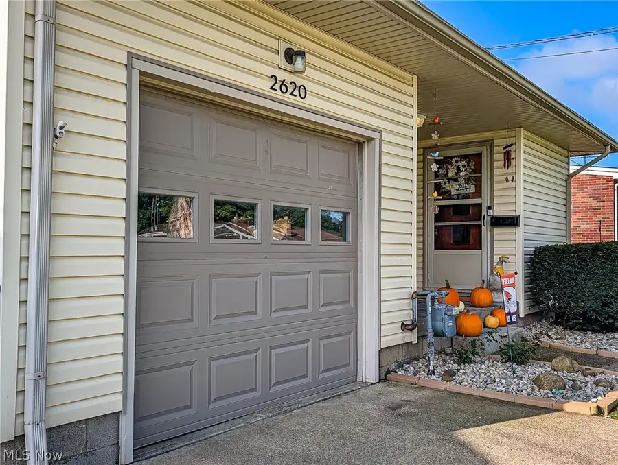 2620 Helen Nw Place, Canton, OH 44708 - #3