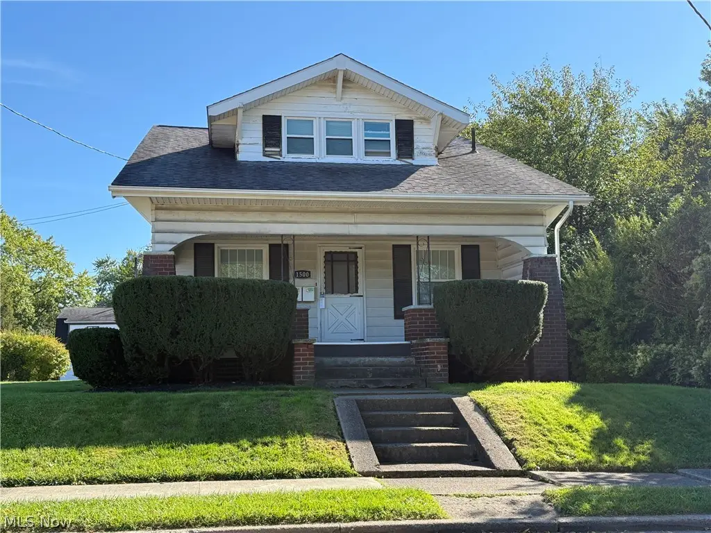 1500 28th Nw Street, Canton, OH 44709 - #1