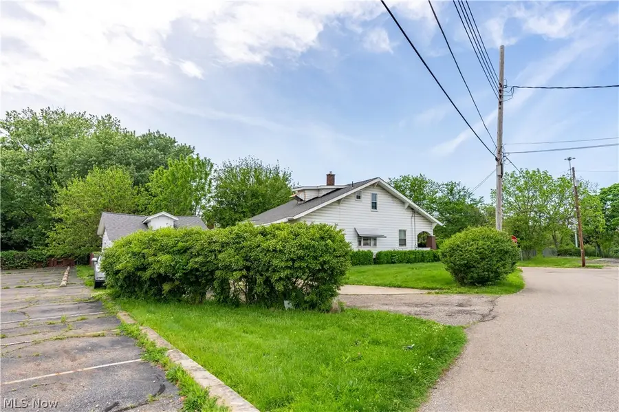 1500 28th Nw Street, Canton, OH 44709 - #3