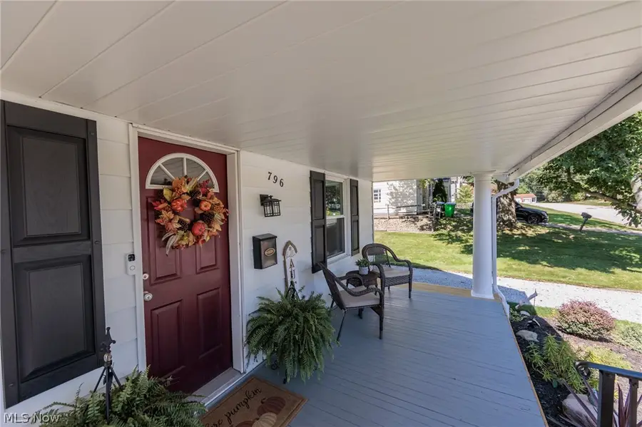 796 Graceland Avenue, Barberton, OH 44203 - #3