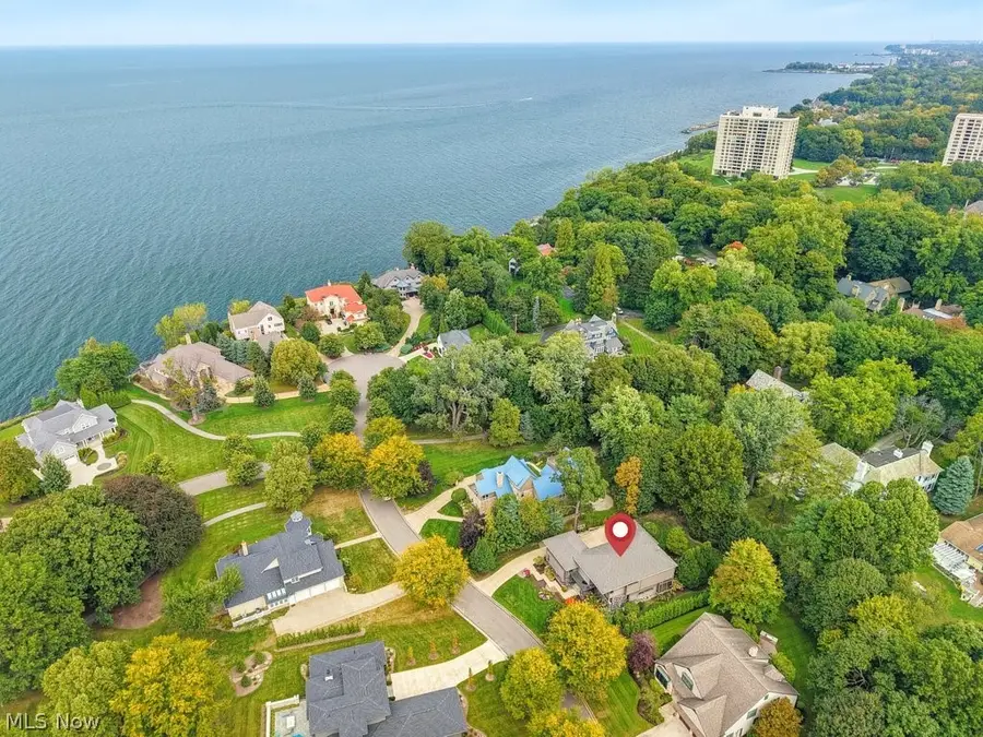 205 Lakehurst Drive, Bratenahl, OH 44108 - #2