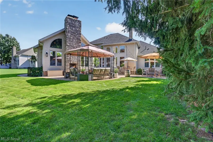 5609 Hawthorne Drive, Highland Heights, OH 44143 - #2