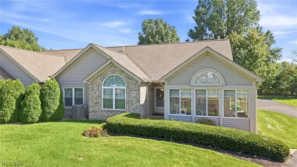 31 Parkside Circle #1, Canfield, OH 44406