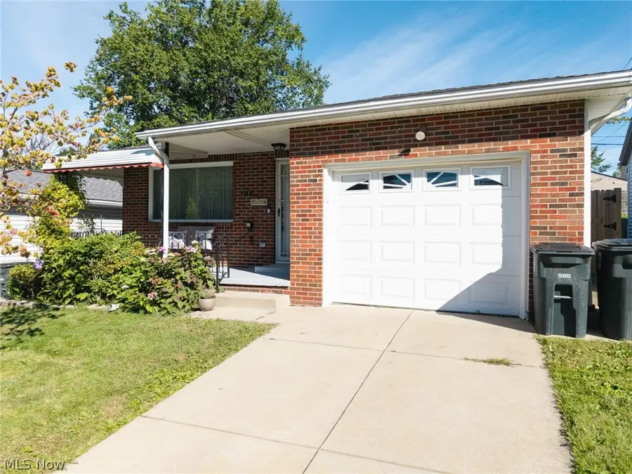 217 Clinton Avenue, Akron, OH 44301 - #2