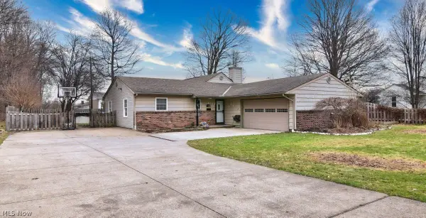 8803 Evergreen Drive, Mentor, OH 44060
