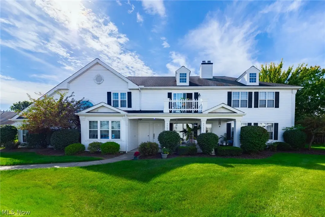 23453 Grist Mill Court #4, Olmsted Falls, OH 44138 - #1