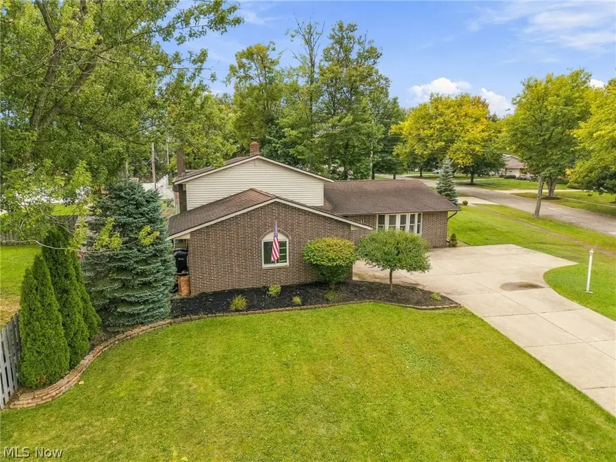 14351 Indian Creek Drive, Middleburg Heights, OH 44130 - #2