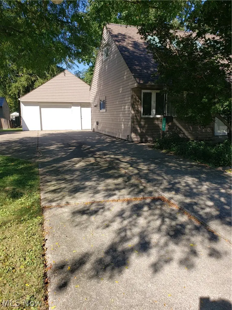 234 Wallace Drive, Berea, OH 44017 - #3