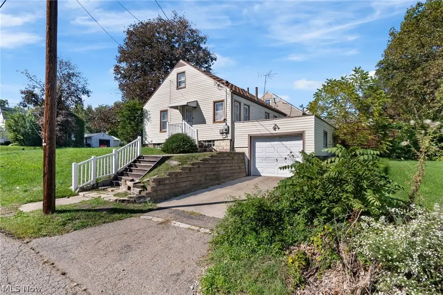 1602 Cherry Ne Avenue, Canton, OH 44714 - #3