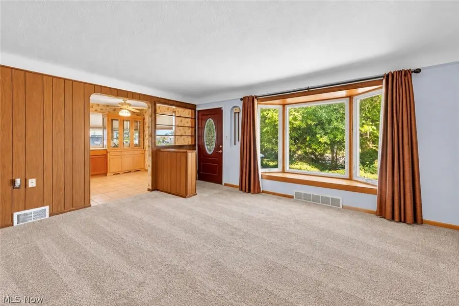 6009 Biddulph Road, Brooklyn, OH 44144 - #2