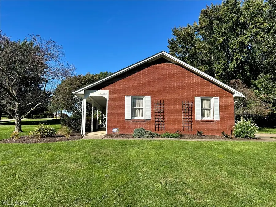 4130 Hyatt Nw Avenue, Massillon, OH 44646 - #3