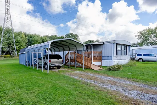 19 Silver Pond Drive, Apple Creek, OH 44606