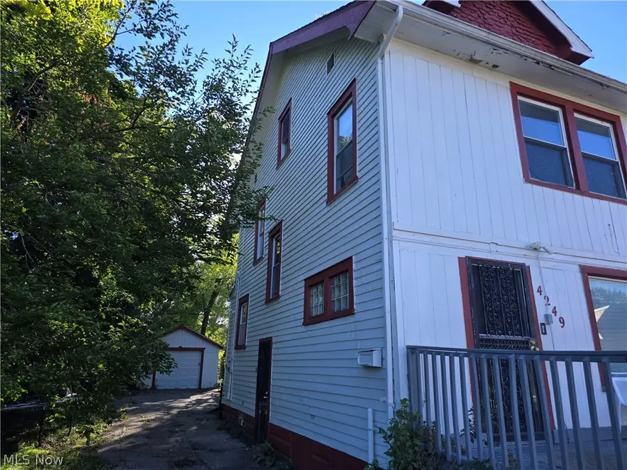 4249 E 133rd Street, Cleveland, OH 44105 - #3