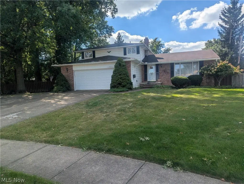13711 Pineview Court, Middleburg Heights, OH 44130 - #1