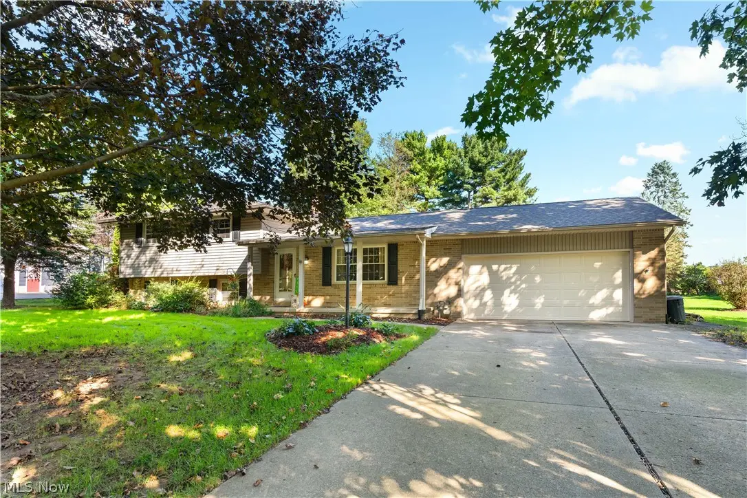 2561 Fallview Nw Street, Uniontown, OH 44685 - #1