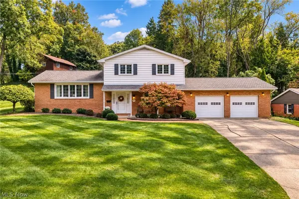 802 Deerfield Ne Lane, Massillon, OH 44646