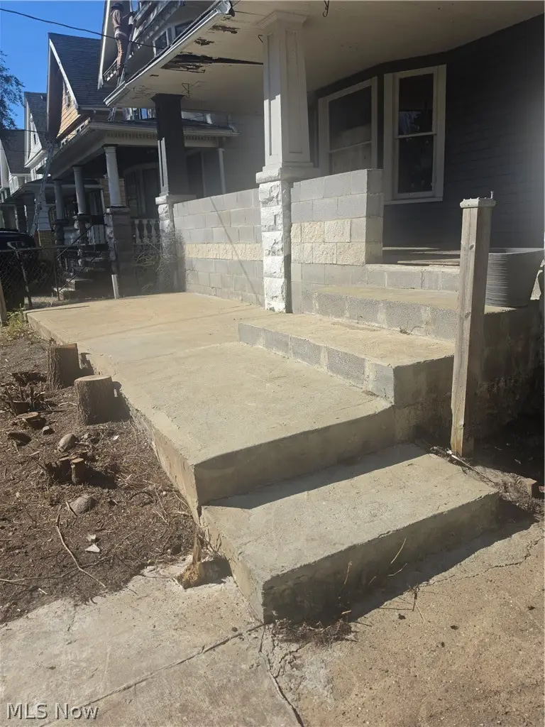 9509 Kempton Avenue, Cleveland, OH 44108 - #2
