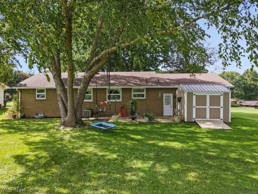 3568 Mountview Avenue, Alliance, OH 44601 - #3