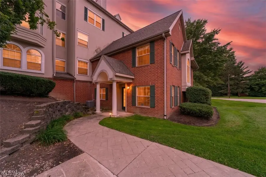 180 Fox Hollow Drive, Mayfield Heights, OH 44124 - #2