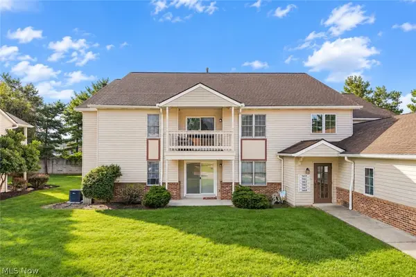 5663 Gateway Lane, Brook Park, OH 44142