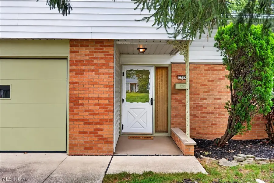 5715 Skyline Drive, Seven Hills, OH 44131 - #3
