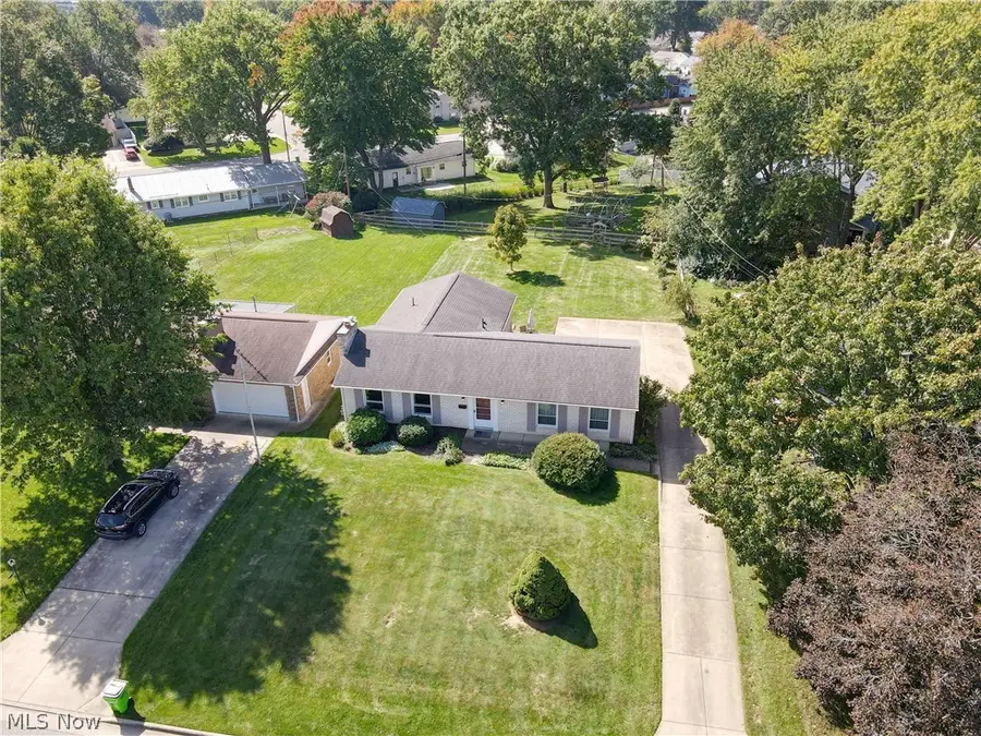410 Chapple Hill Ne Drive, North Canton, OH 44720 - #2