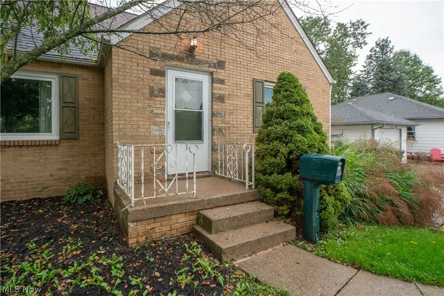 3809 Frazer Nw Avenue, Canton, OH 44709 - #2