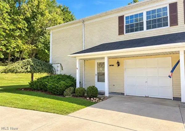 13676 Oakbrook Drive #3676, North Royalton, OH 44133