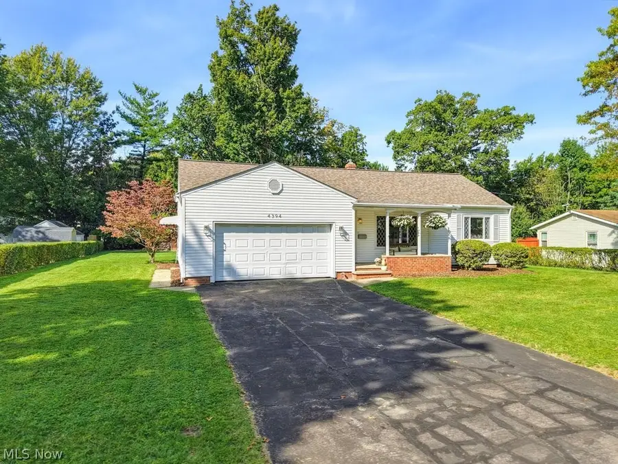 4394 Selhurst Road, North Olmsted, OH 44070 - #3
