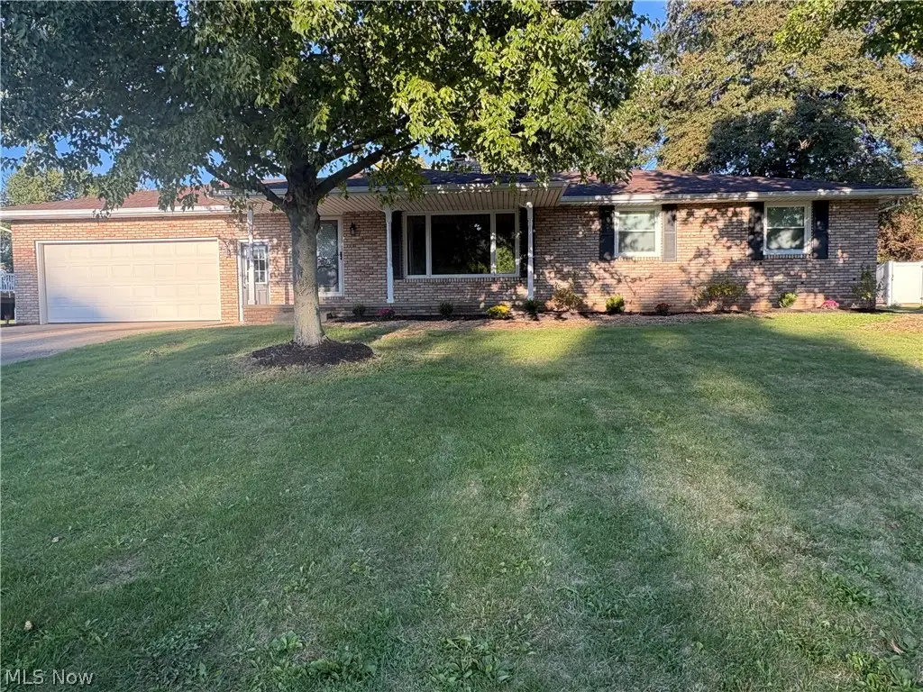 1333 Clarence Nw Street, Uniontown, OH 44685 - #1