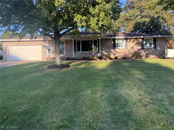 1333 Clarence Nw Street, Uniontown, OH 44685