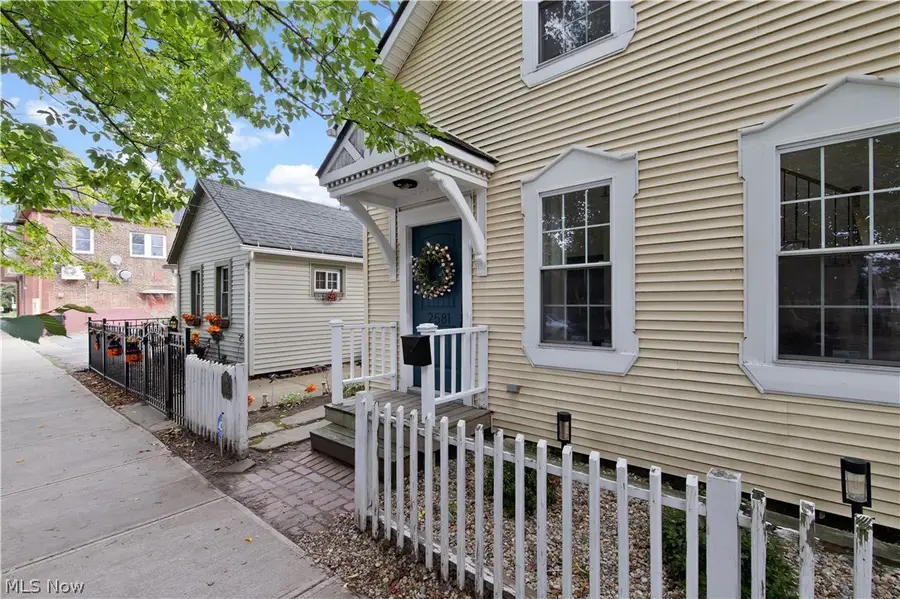 2581 W 11th Street, Cleveland, OH 44113 - #2