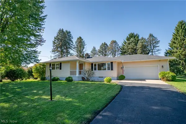 13351 Parkview Nw Avenue, Uniontown, OH 44685