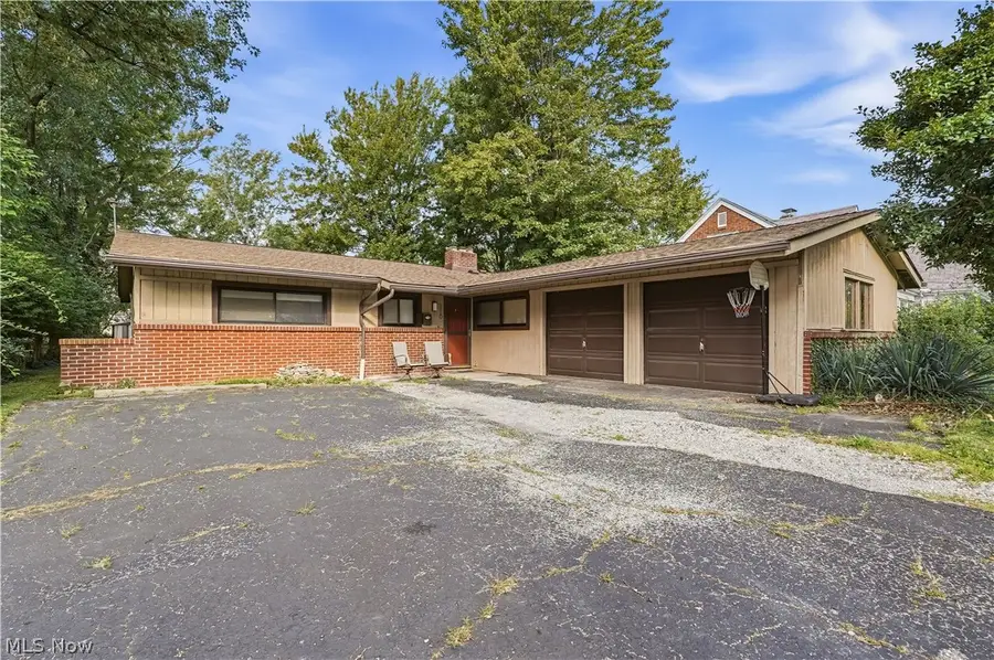 110 E 252nd Street, Euclid, OH 44132 - #2