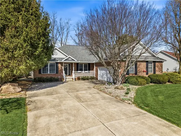 1009 E Reno Drive, Louisville, OH 44641